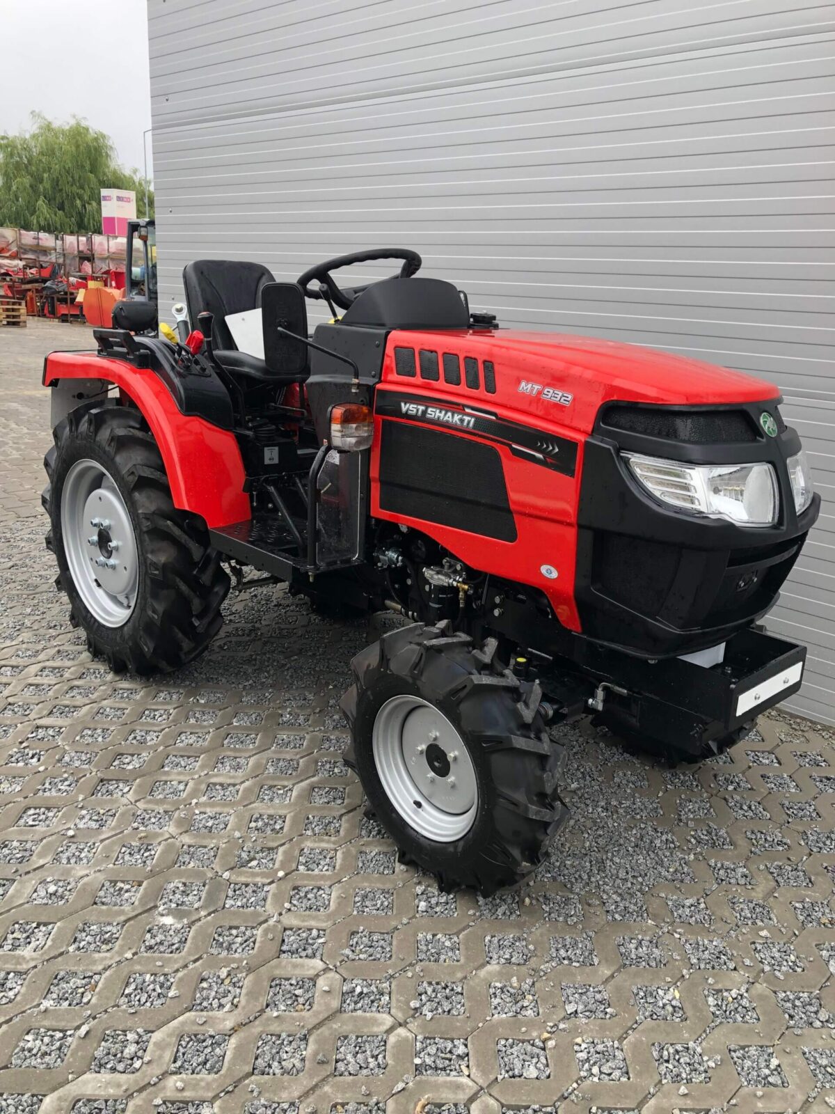 Nowy mini traktor VST Shakti MT932