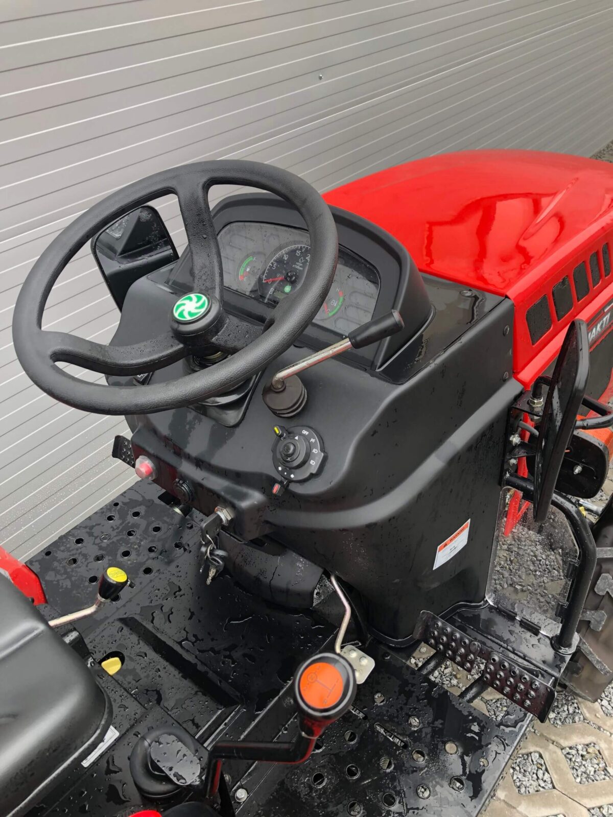 Nowy mini traktor VST Shakti MT932