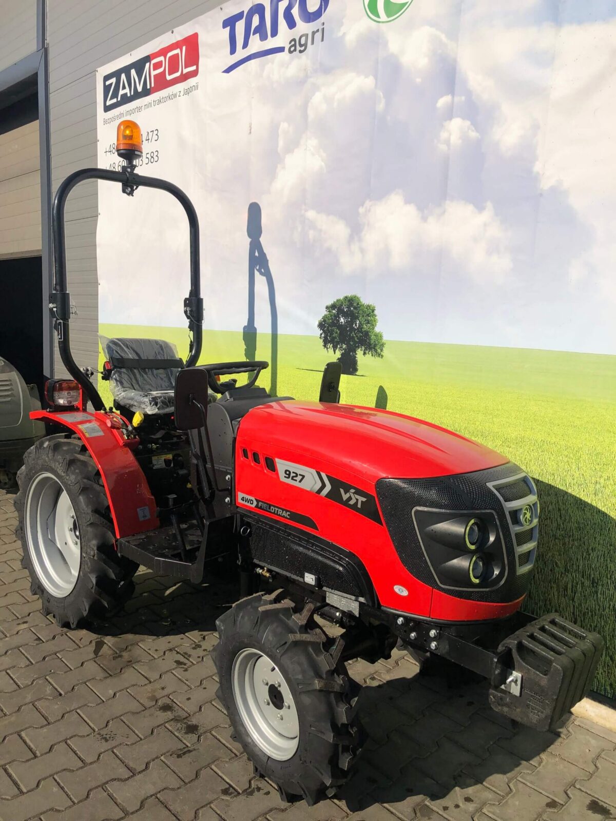 Mini traktor VST Fieldtrac 927