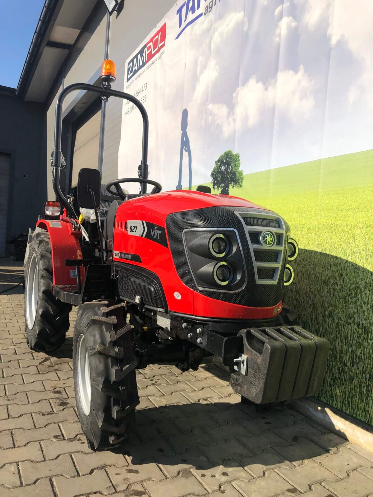 Mini traktor VST Fieldtrac 927