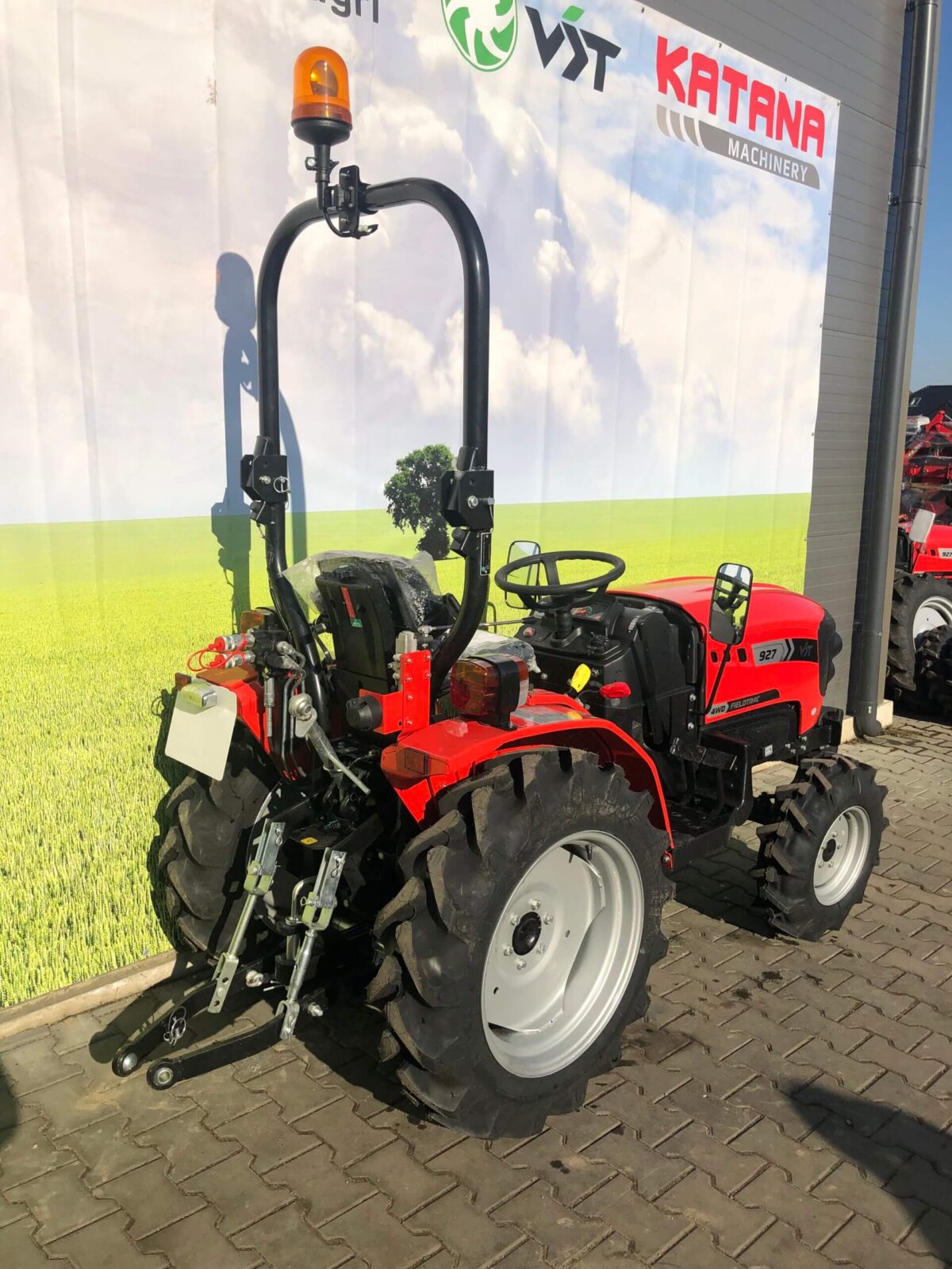 Mini traktor VST Fieldtrac 927