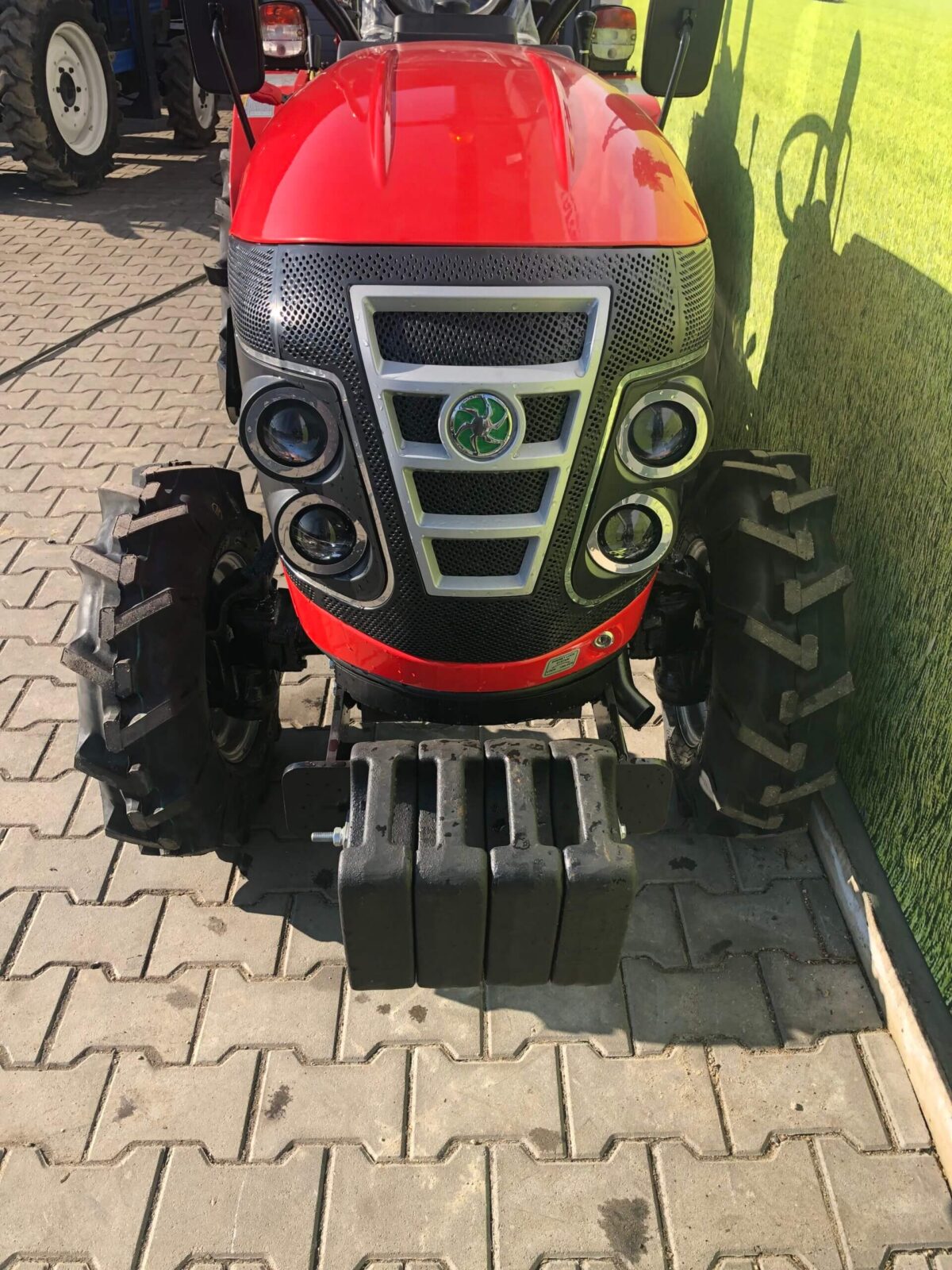 Mini traktor VST Fieldtrac 927