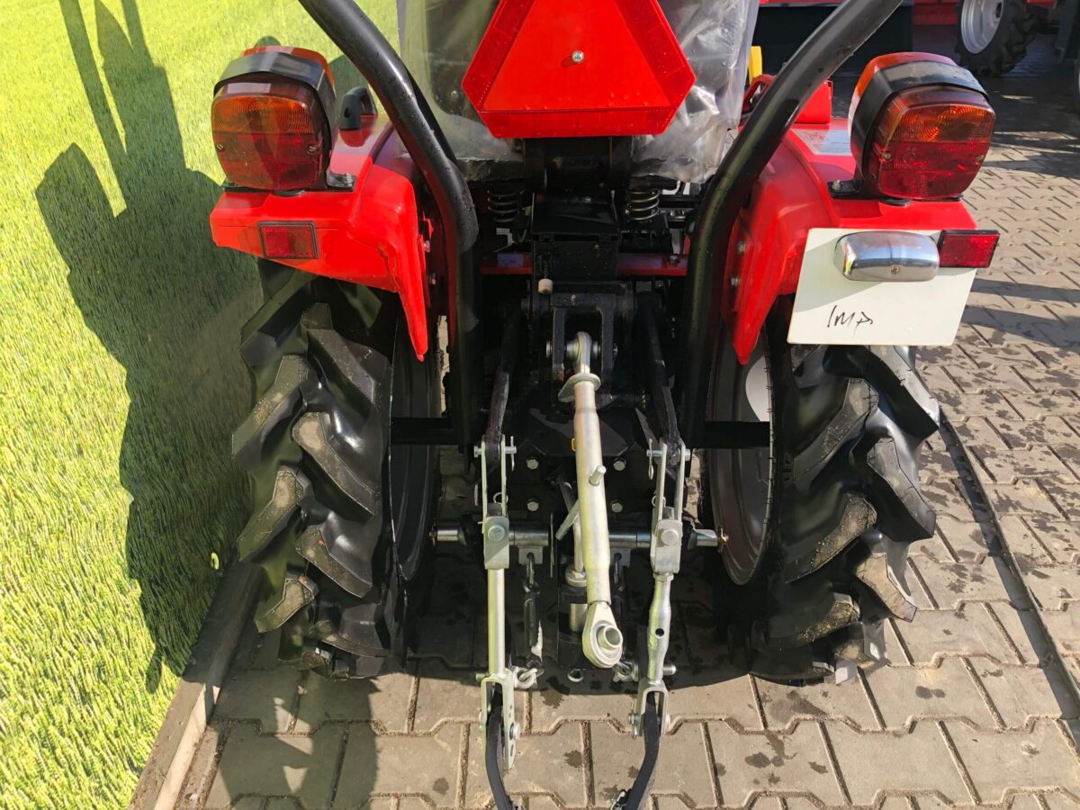 NOWY traktorek VST MT180