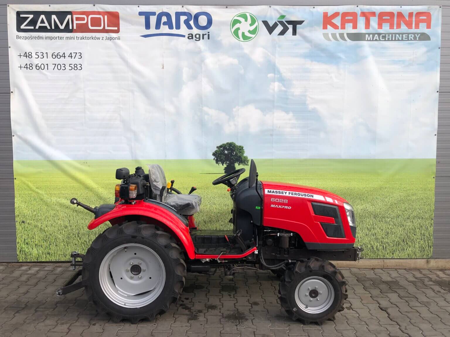 Traktorek Massey Ferguson 6028
