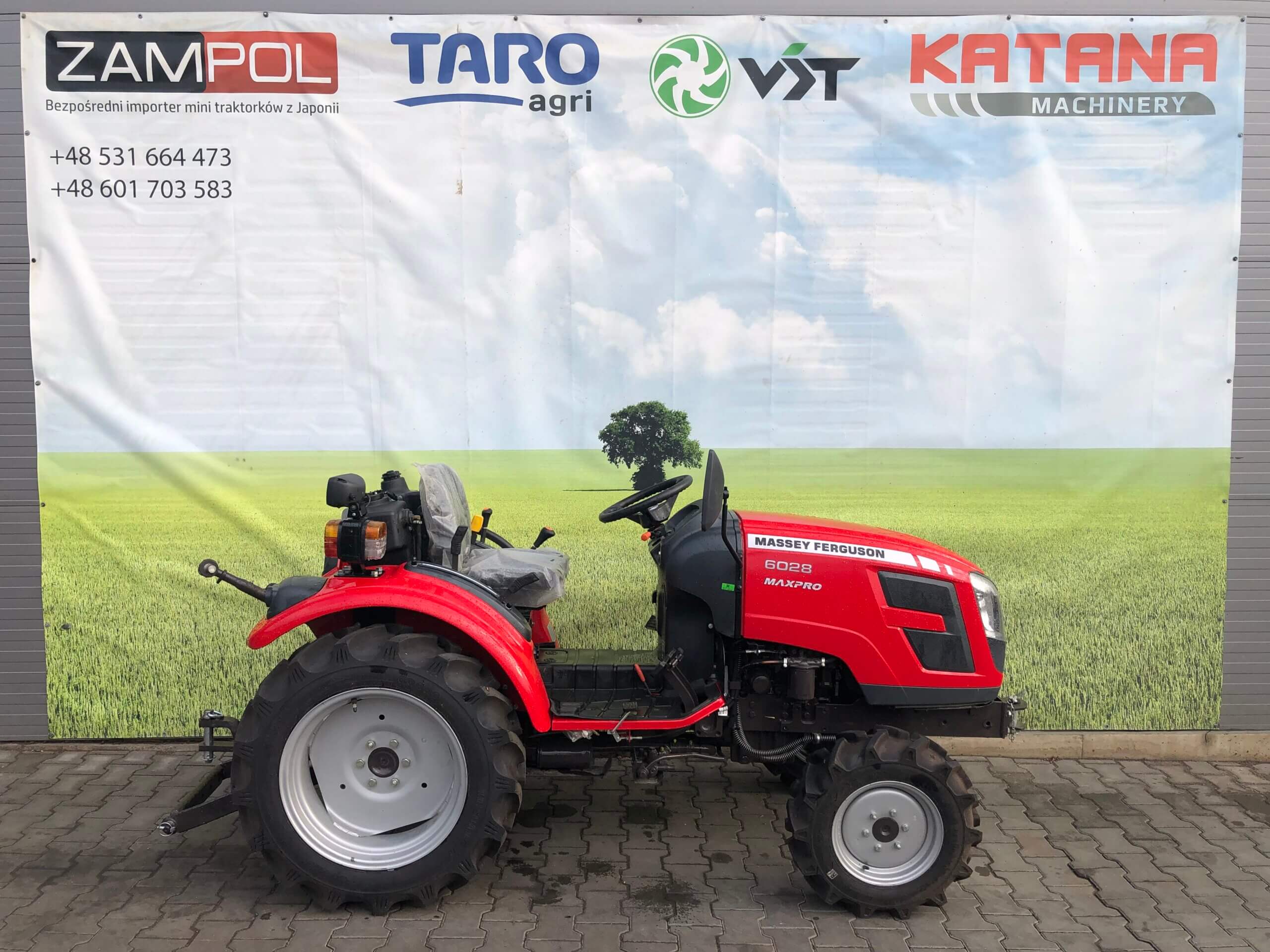 Traktorek Massey Ferguson 6028