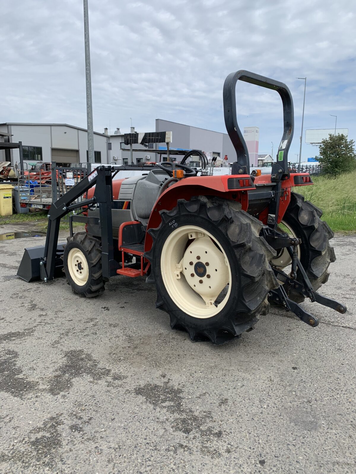 Traktorek Yanmar RS27 z ładowaczem czołowym