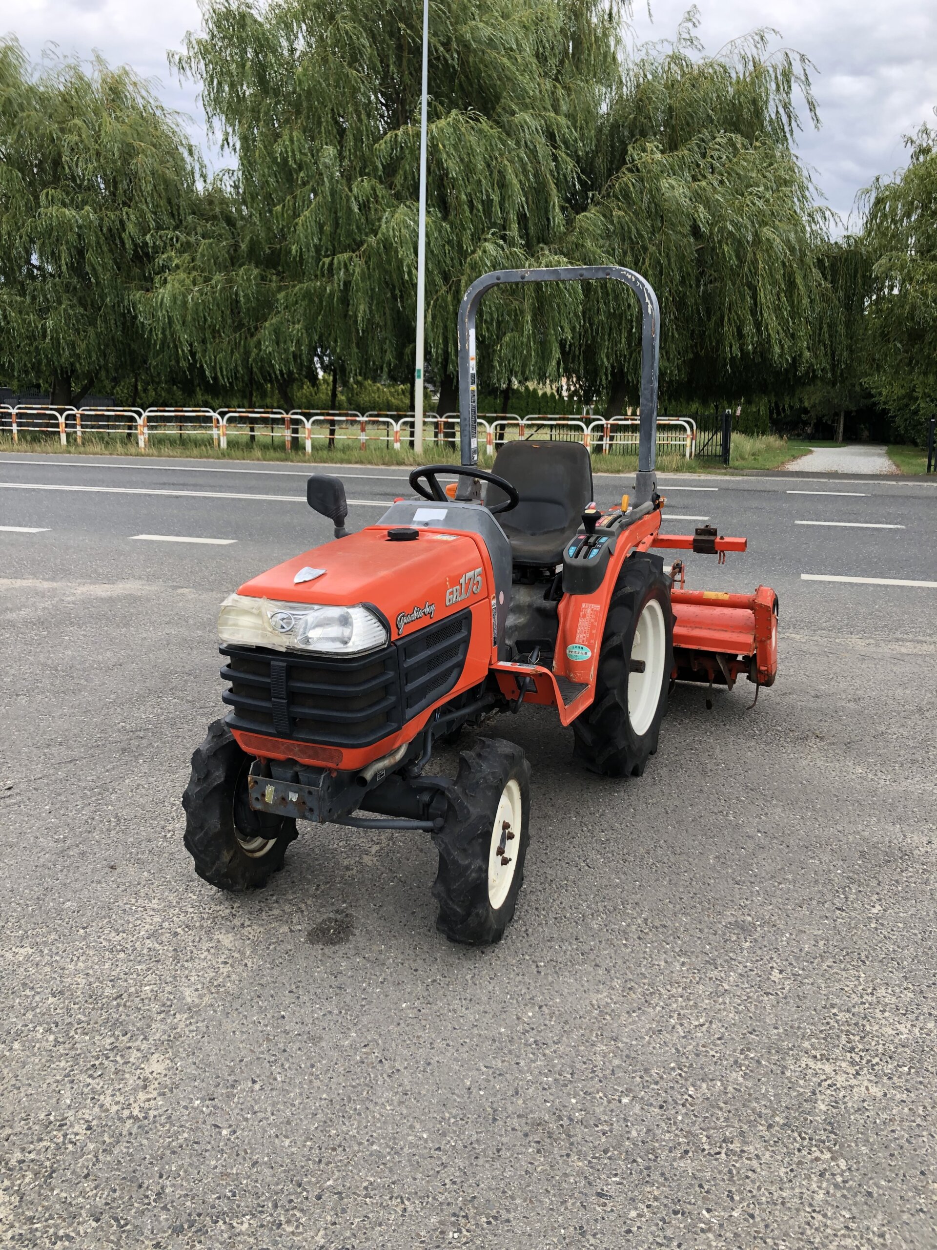 Traktorek Kubota GB175 z glebogryzarką