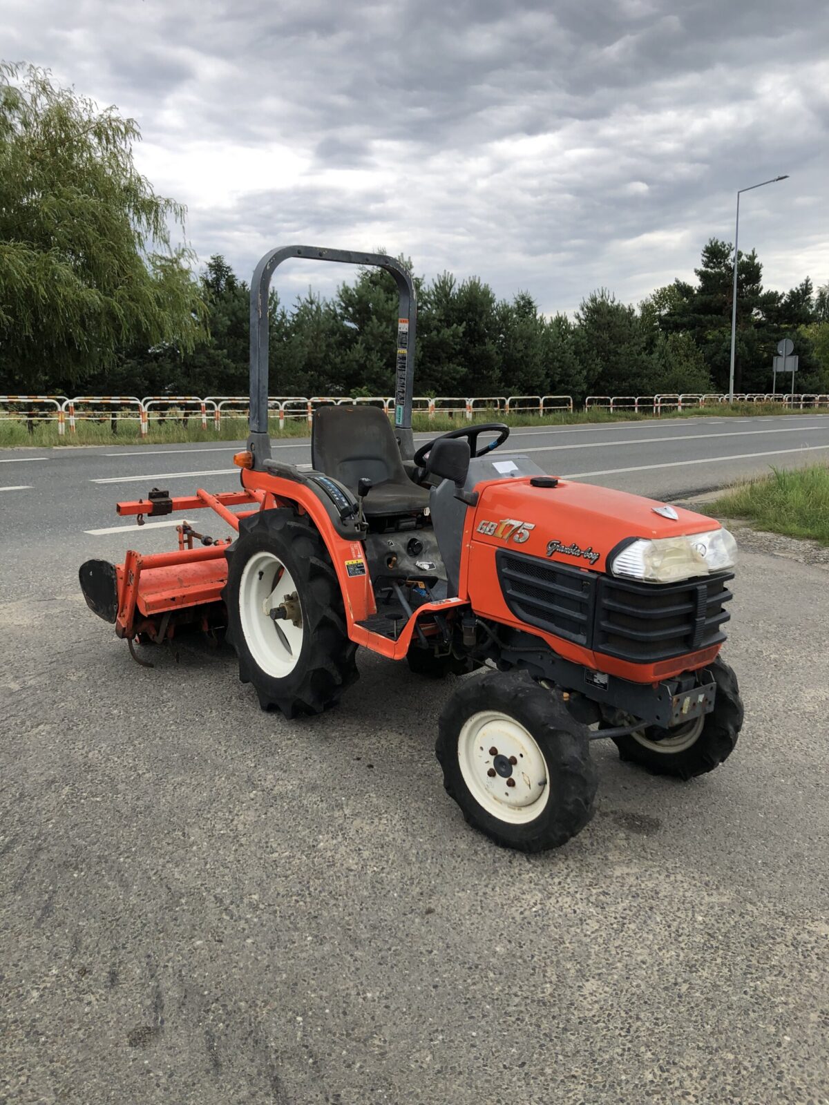 Traktorek Kubota GB175 z glebogryzarką