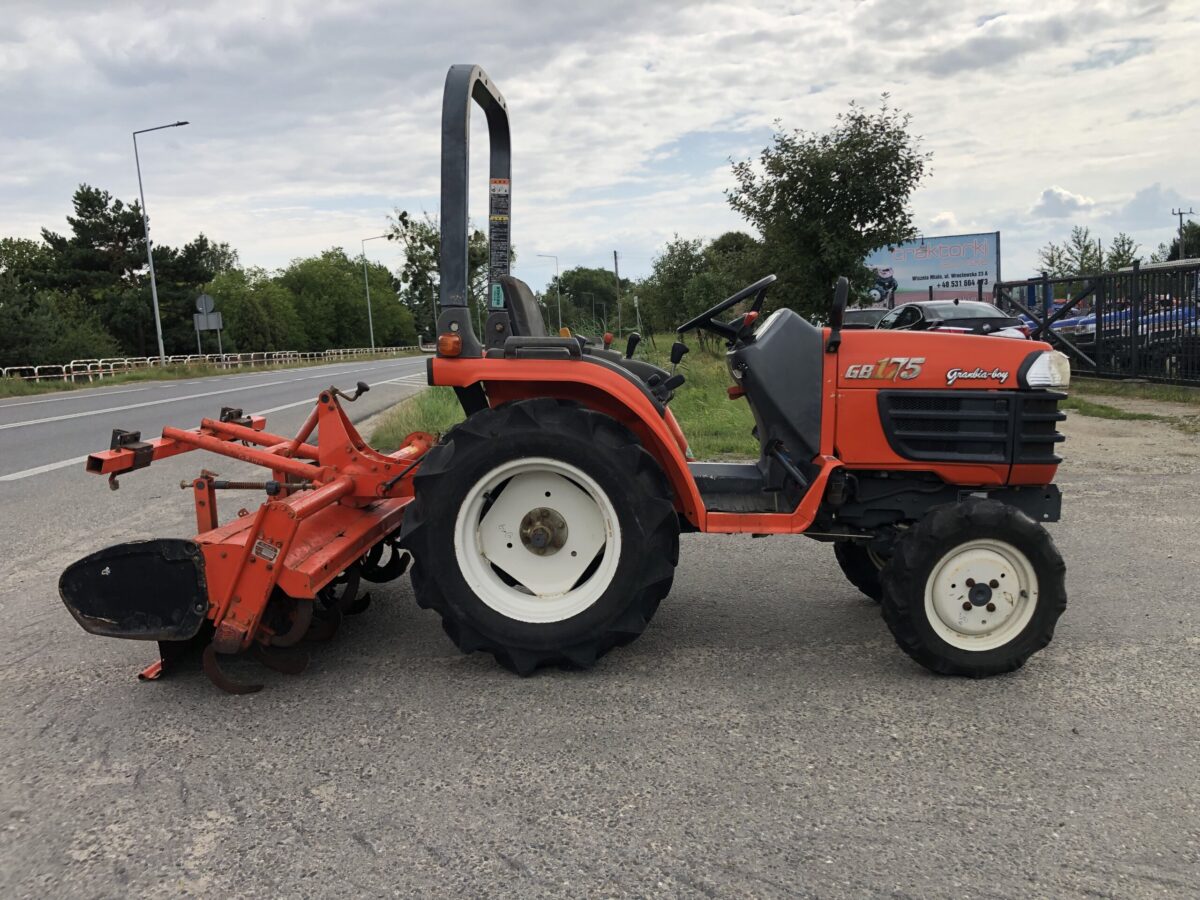 Traktorek Kubota GB175 z glebogryzarką