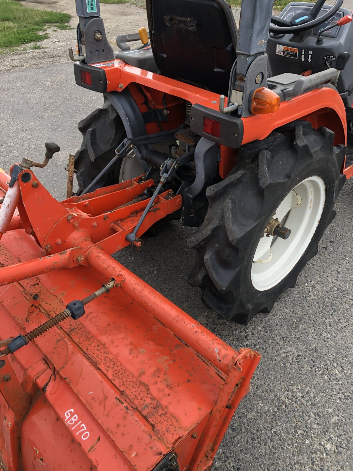 Traktorek Kubota GB175 z glebogryzarką