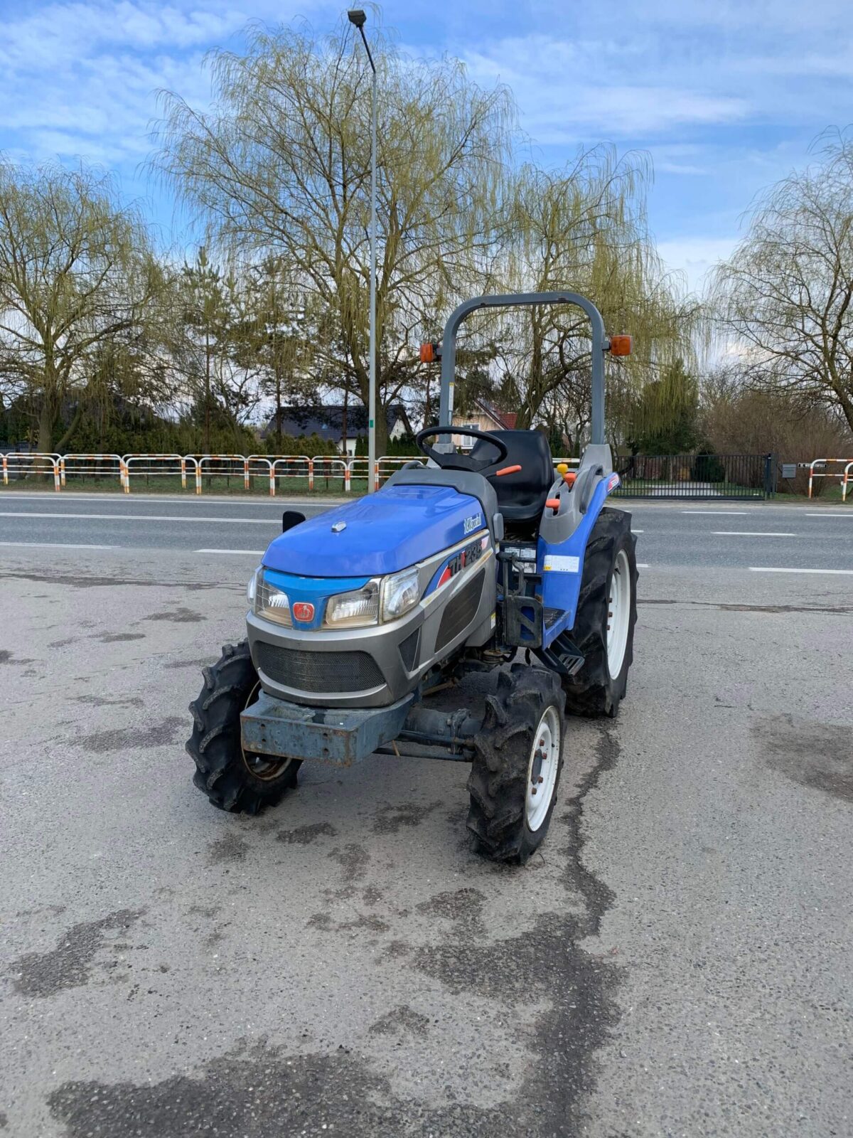 Traktorek Iseki TH235