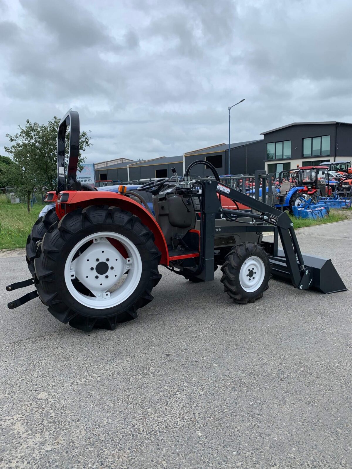 Traktorek Yanmar RS27 z ładowaczem czołowym