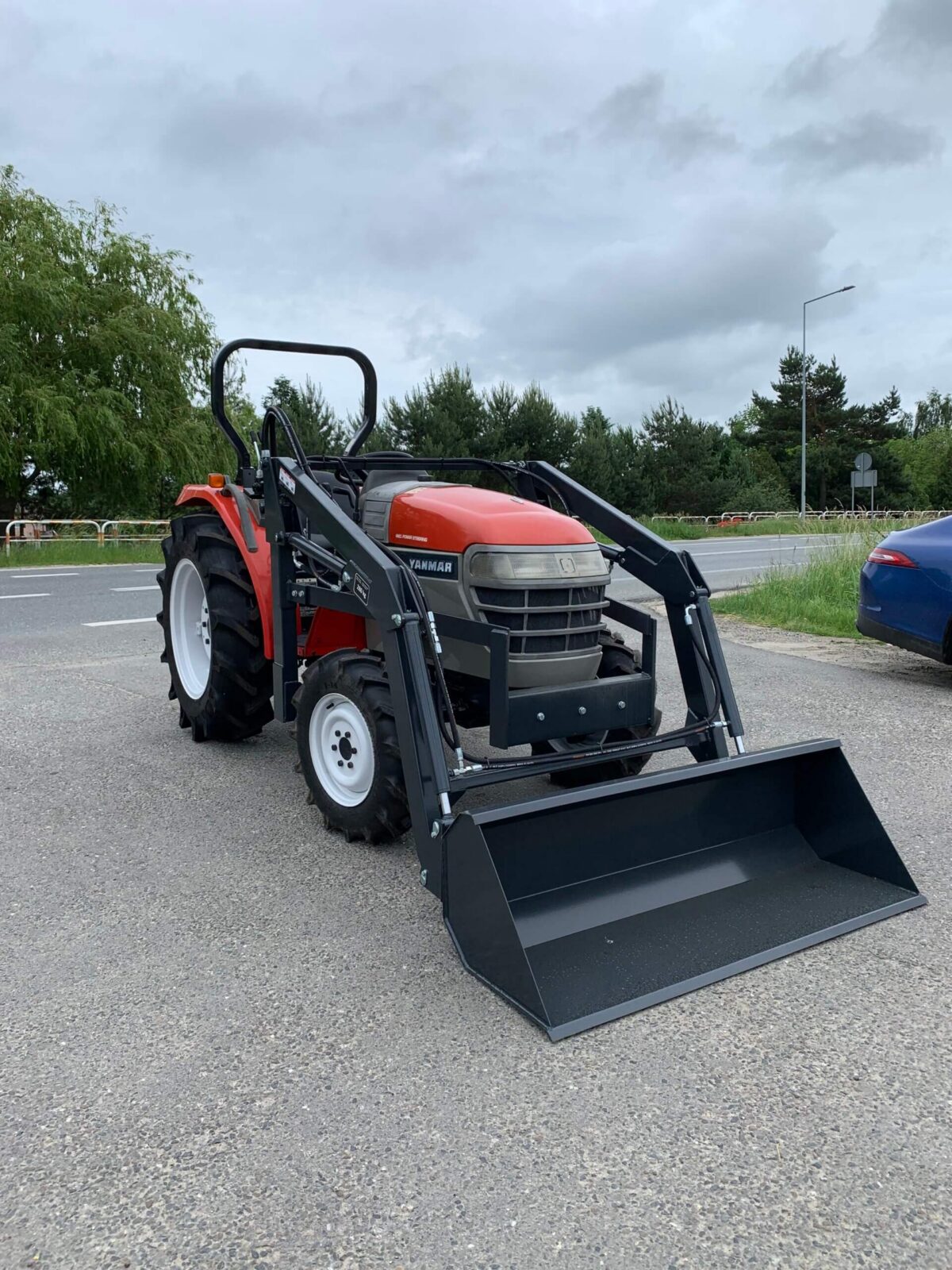 Traktorek Yanmar RS27 z ładowaczem czołowym