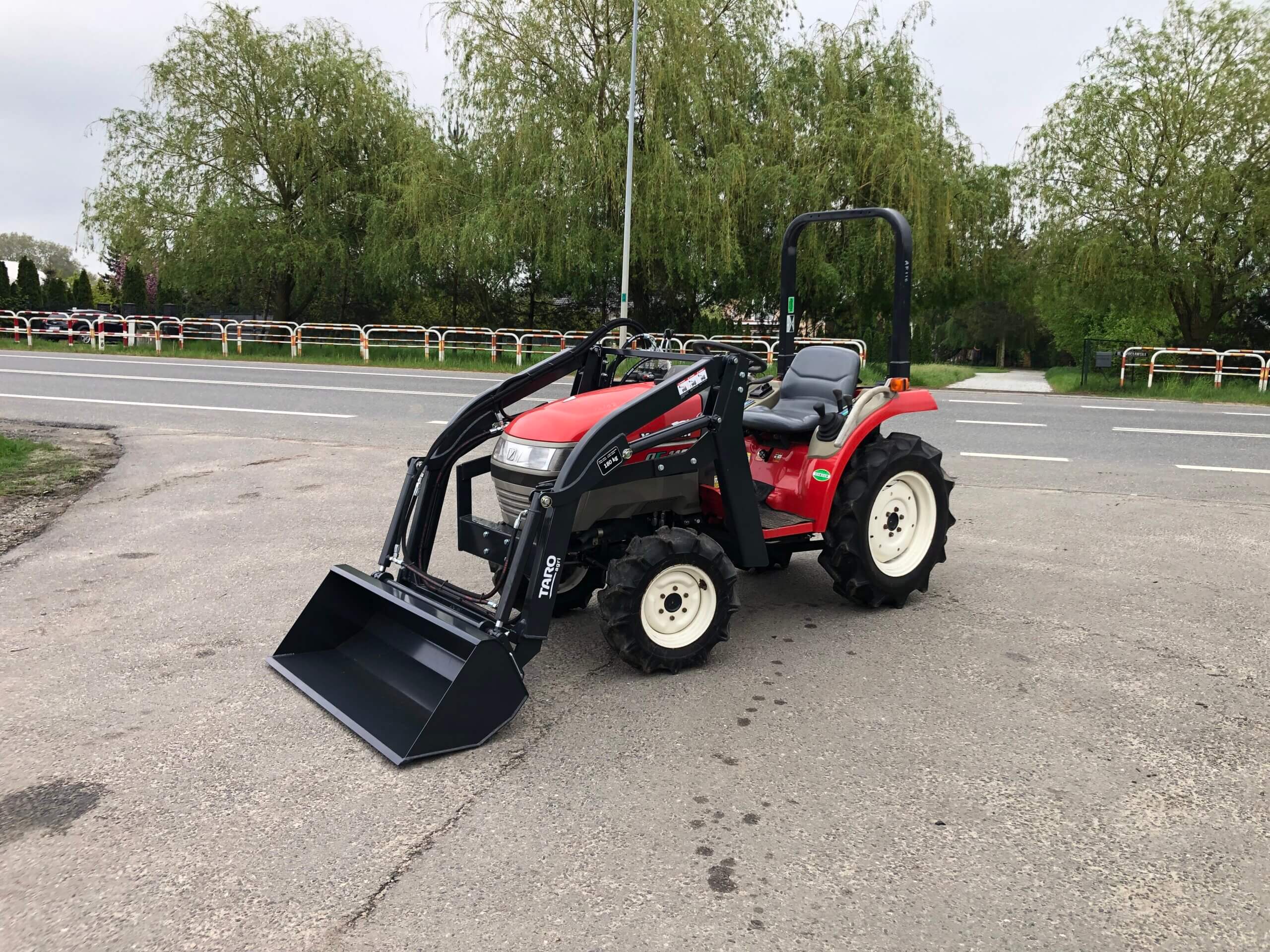 Ładowacz czołowy Taro Agri miniFL