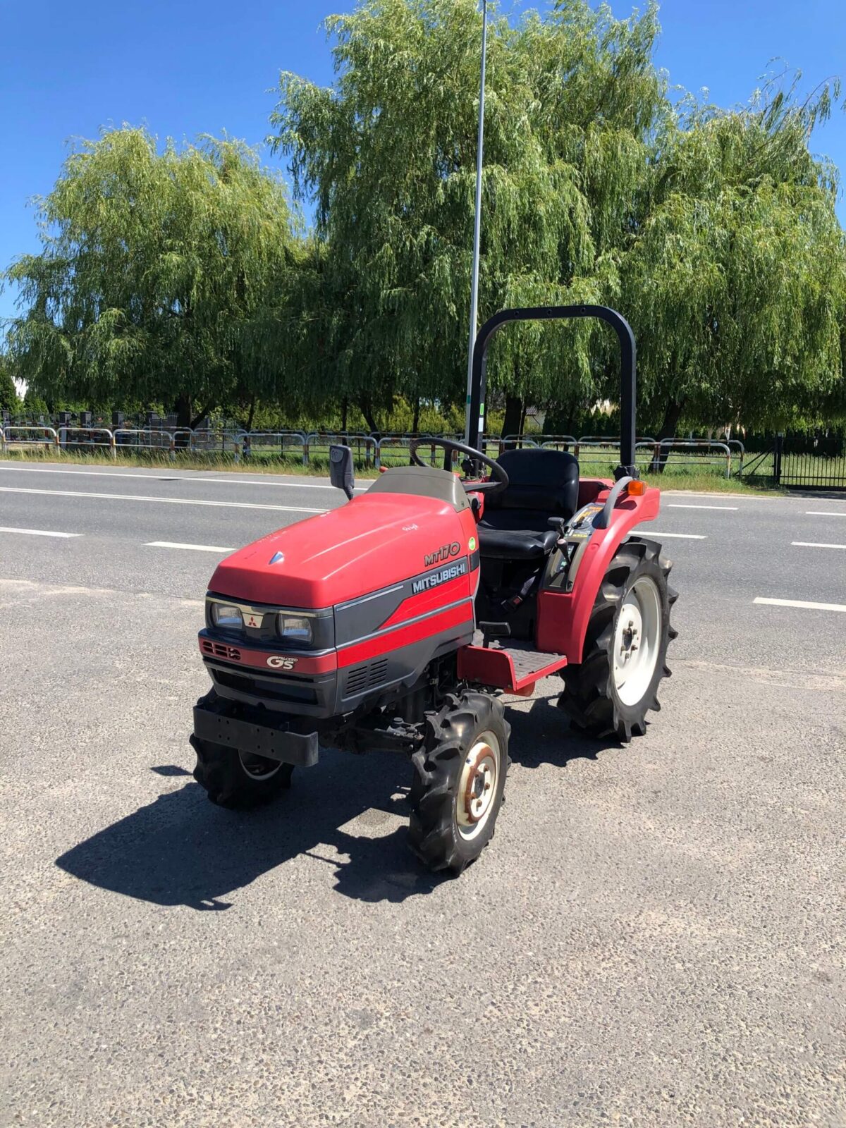 Traktorek Mitsubishi MT170