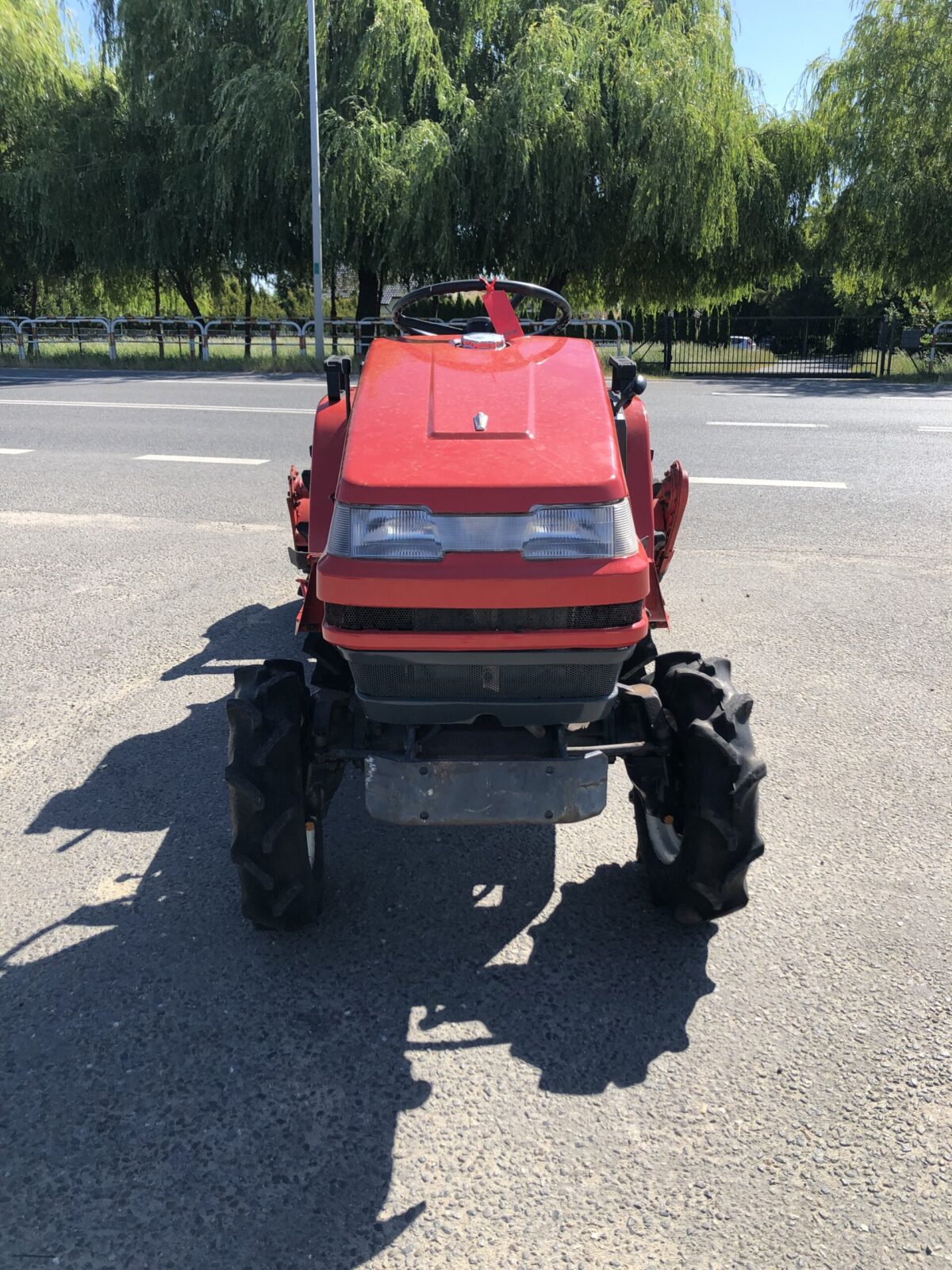 Traktorek Yanmar Ke2 z glebogryzarką