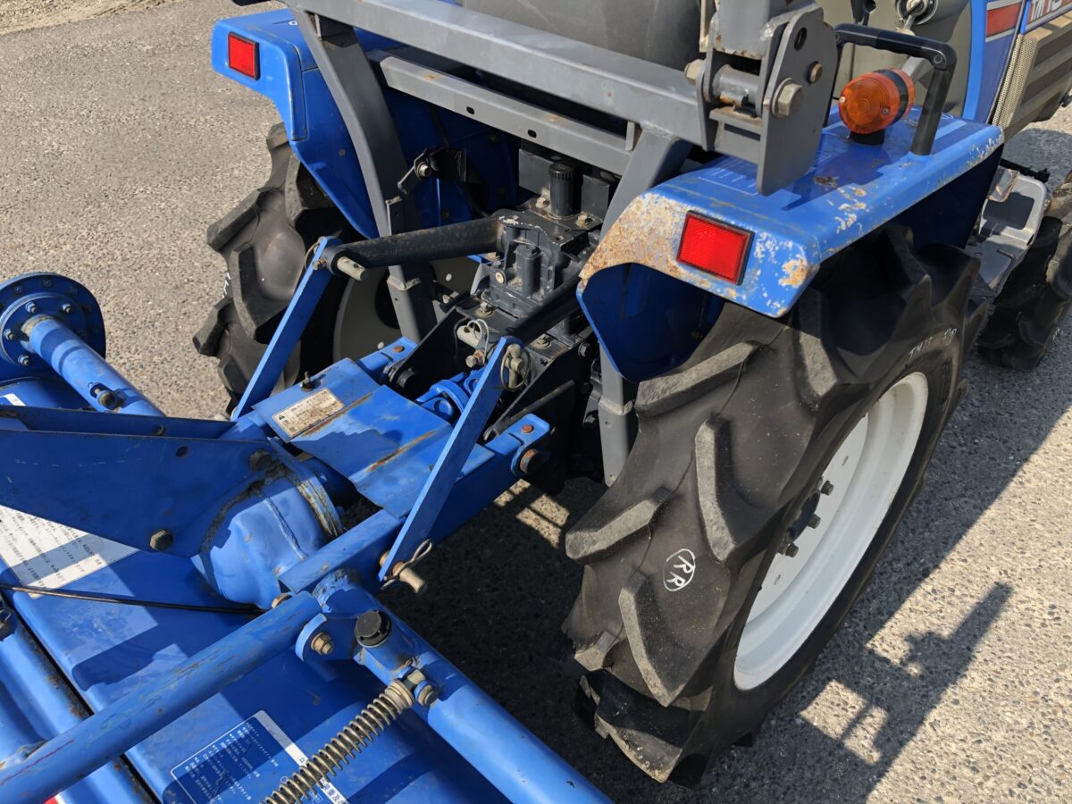 Traktorek Iseki TM15 z glebogryzarką