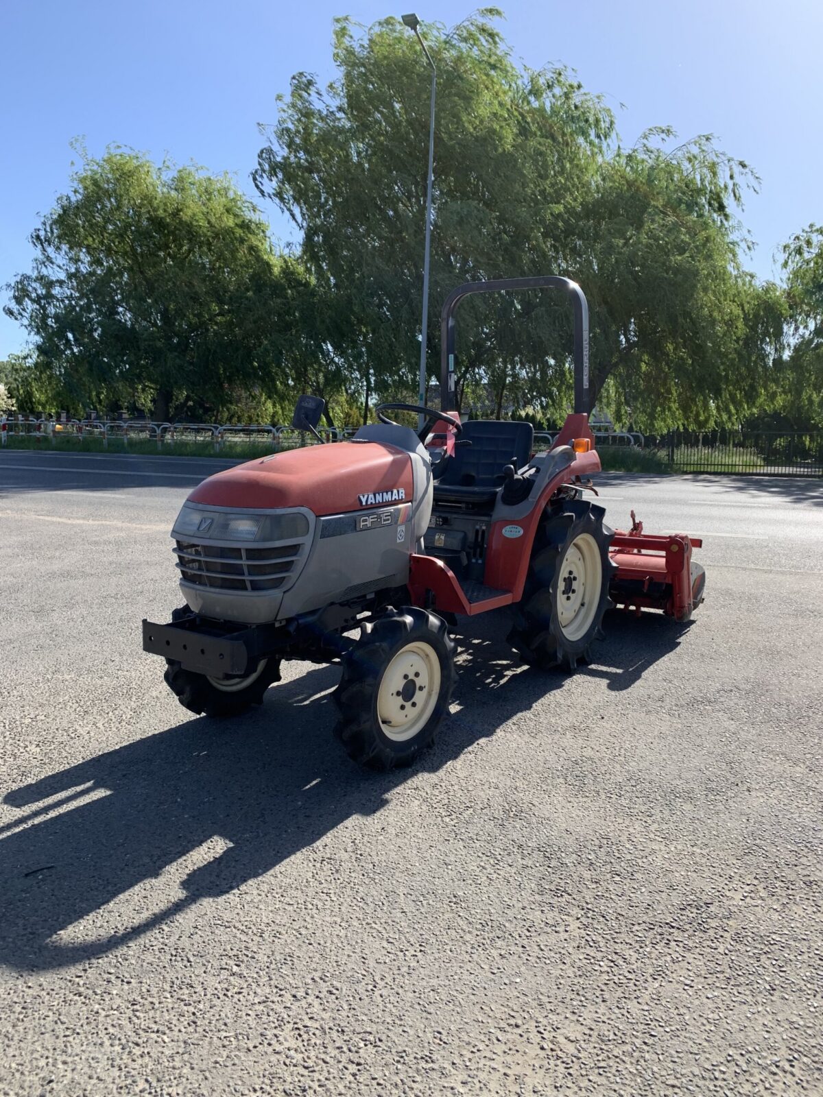 Traktorek Yanmar AF15 z glebogryzarką