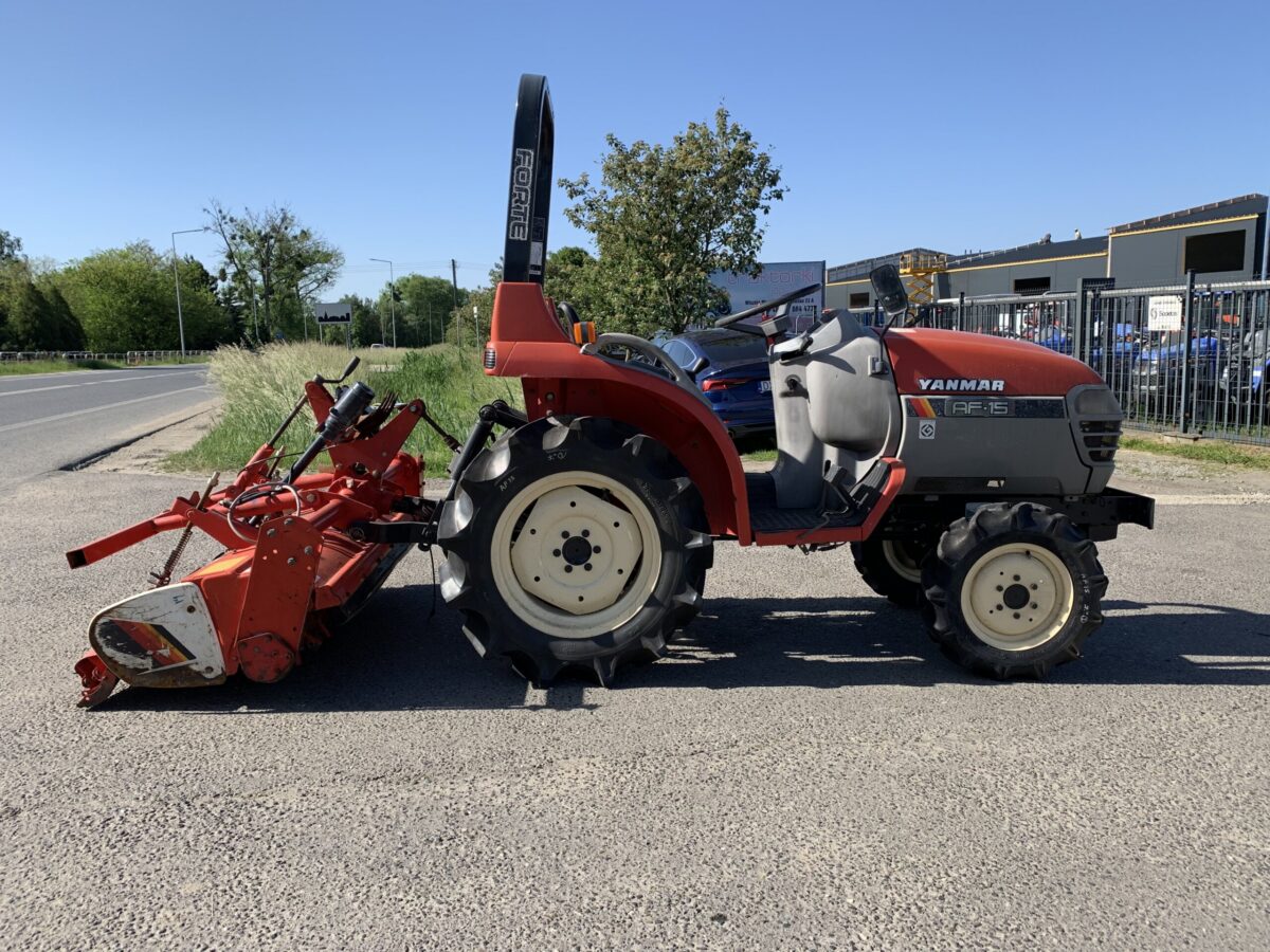 Traktorek Yanmar AF15 z glebogryzarką