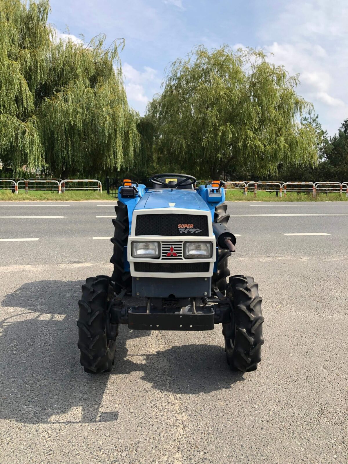 Traktorek Mitsubishi MTE2000