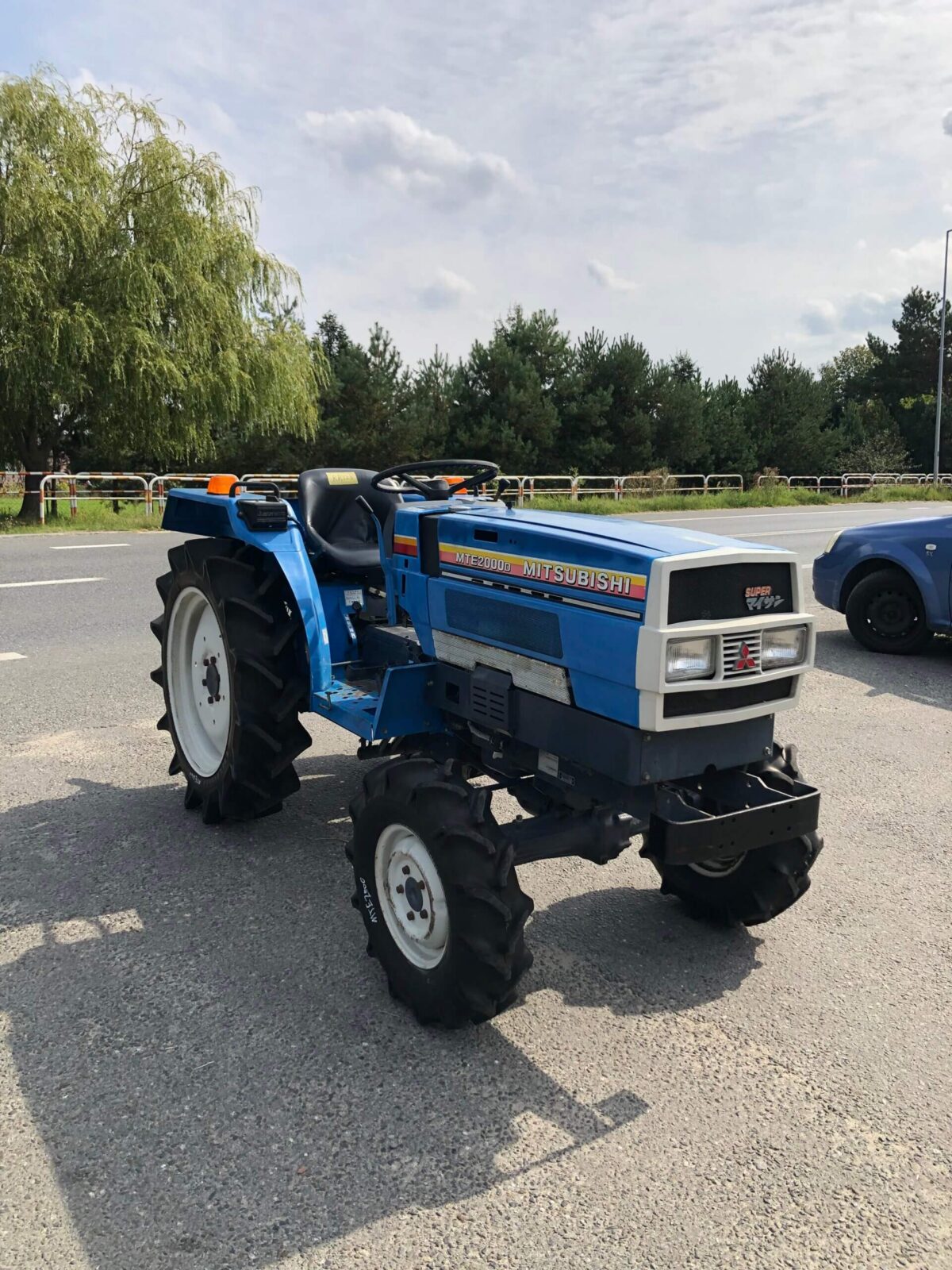Traktorek Mitsubishi MTE2000