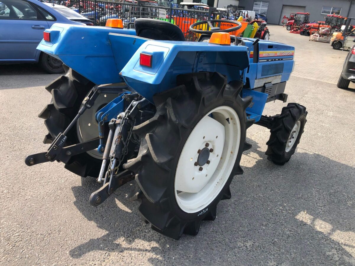 Traktorek Mitsubishi MTE2000