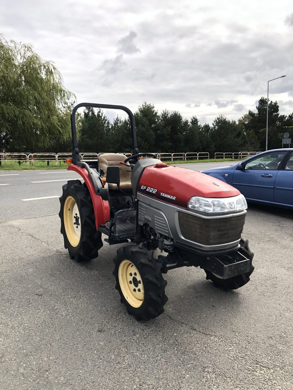 Traktorek Yanmar EF222