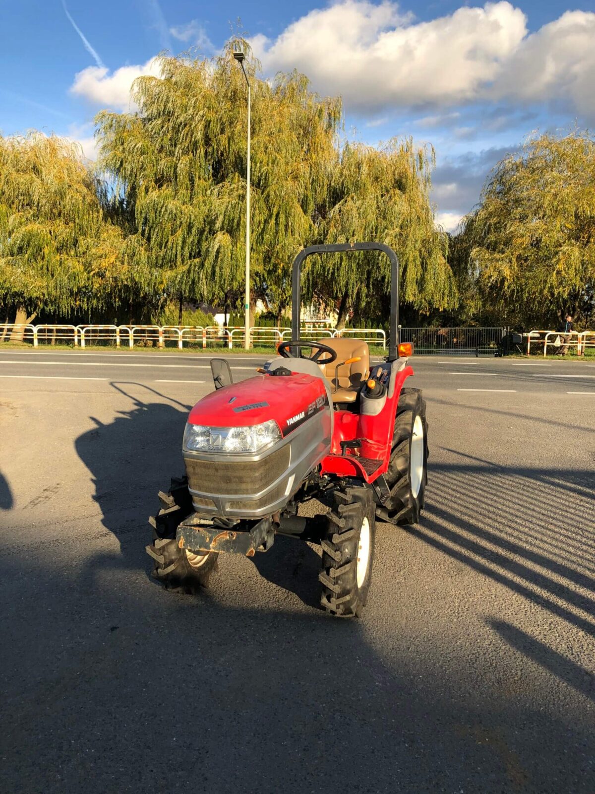 Traktorek Yanmar EF120