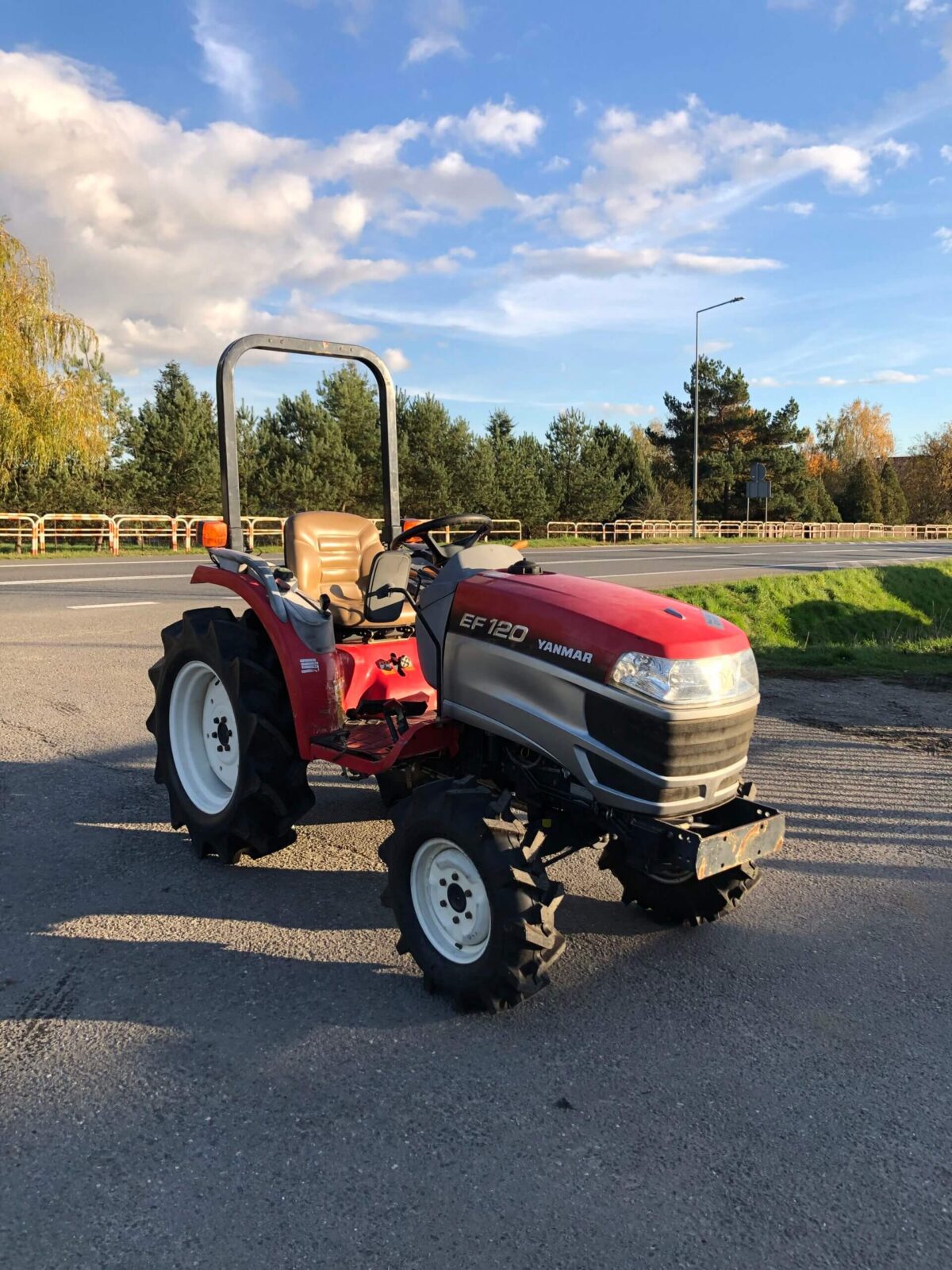 Traktorek Yanmar EF120