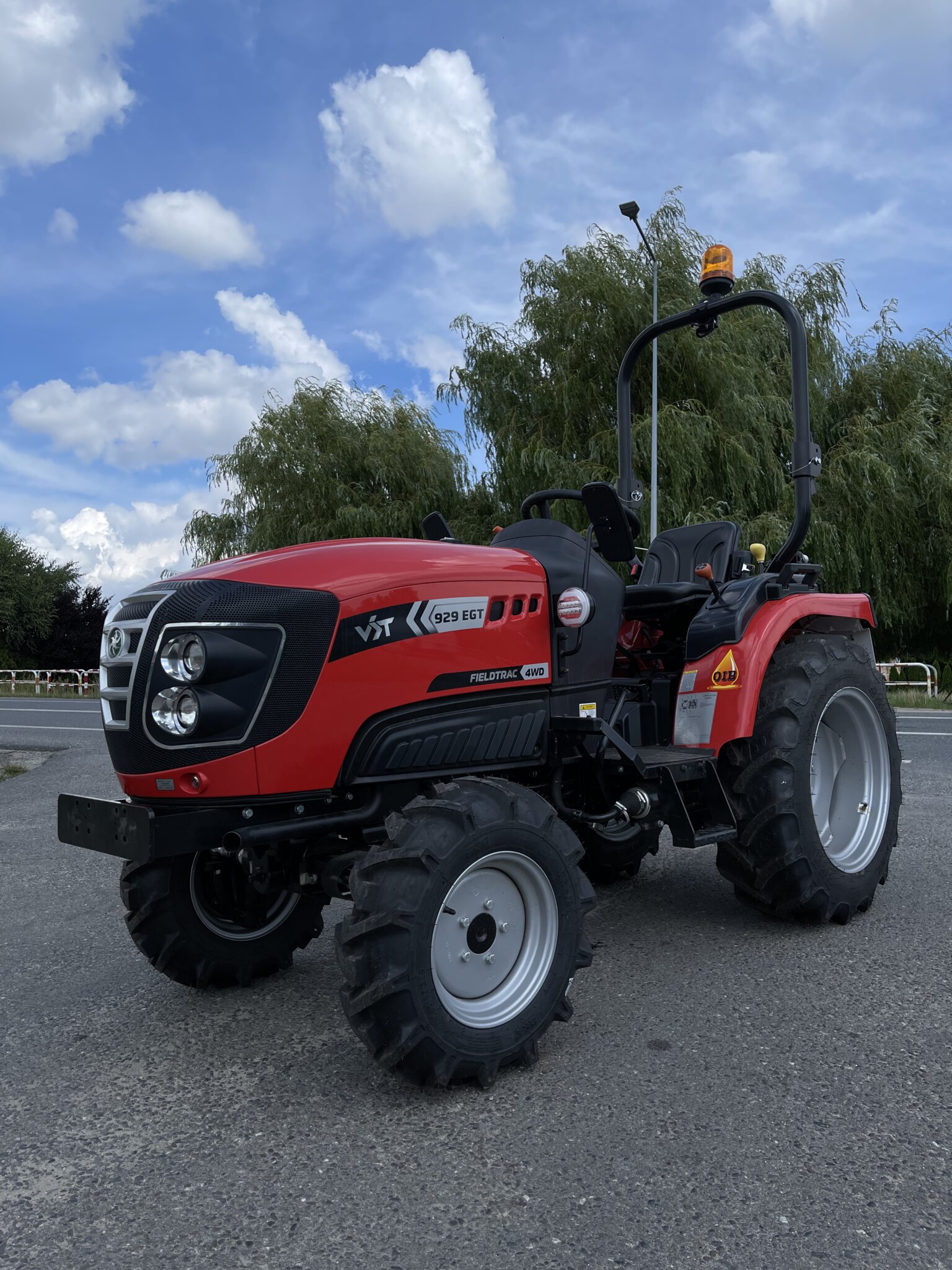 NOWY traktor VST Fieldtrac 929 EGT