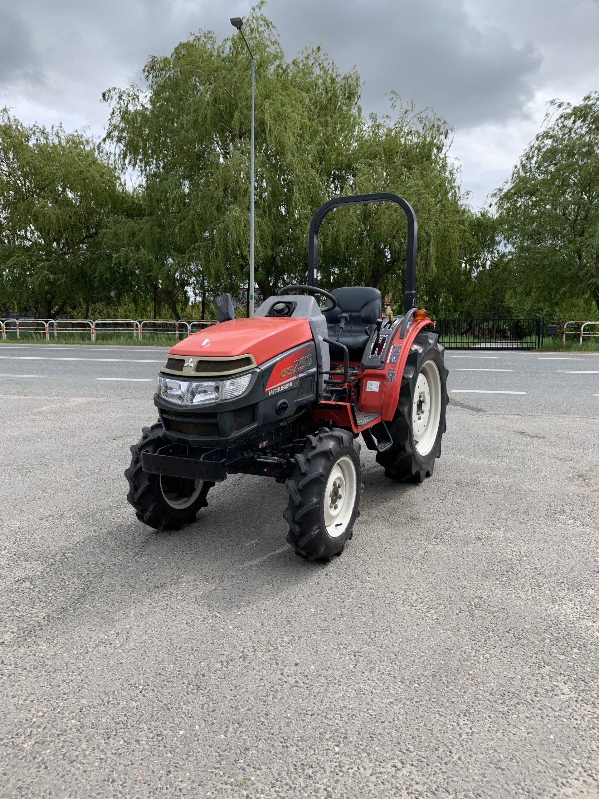 Traktorek Mitsubishi GS250