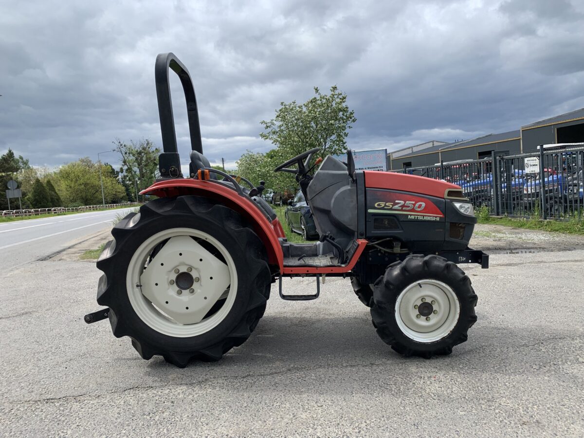 Traktorek Mitsubishi GS250