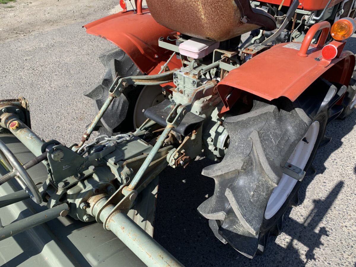 Traktorek Yanmar YM1301 z glebogryzarką