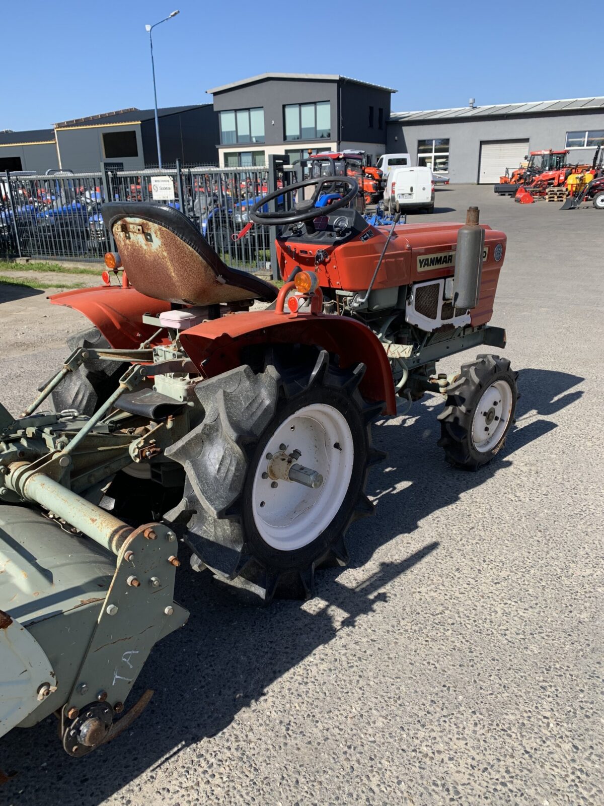 Traktorek Yanmar YM1301 z glebogryzarką