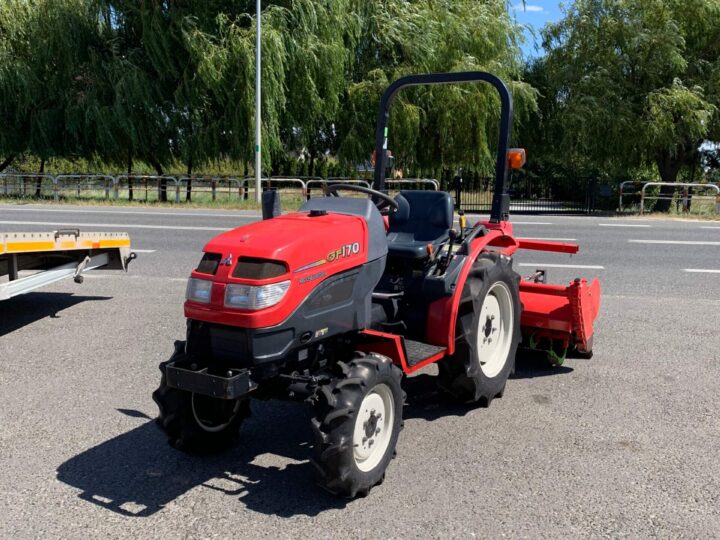 Traktorek Mitsubishi GF170 z glebogryzarką